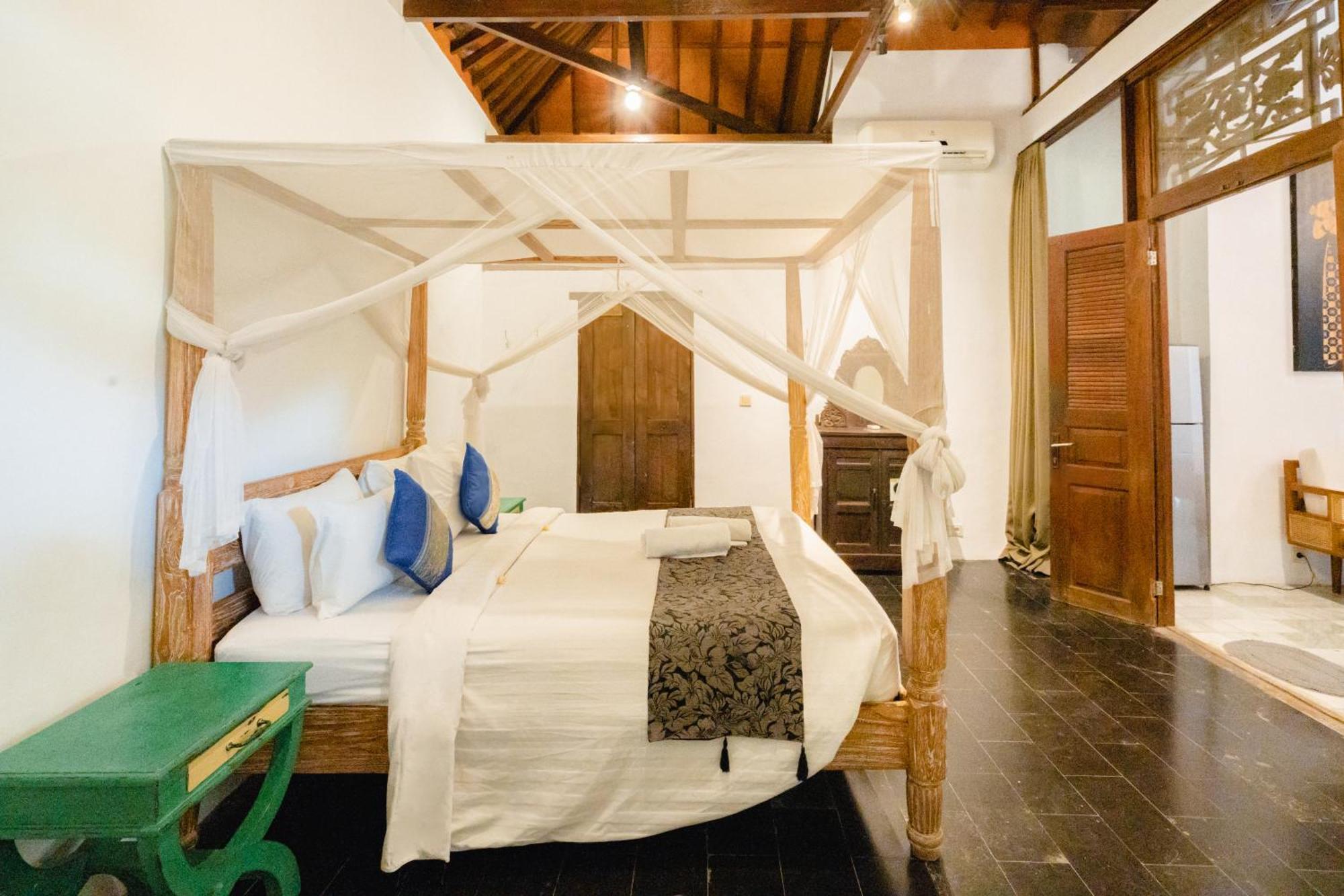 Villa Etnik Seminyak Esterno foto