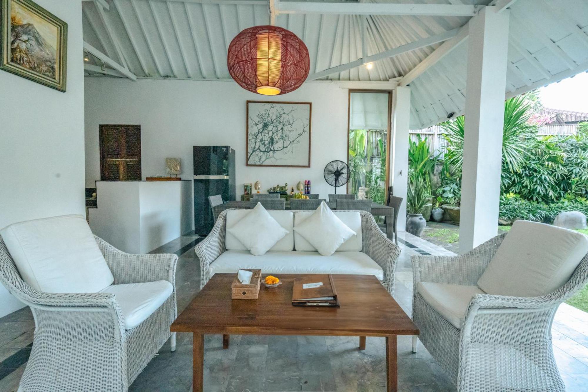 Villa Etnik Seminyak Esterno foto