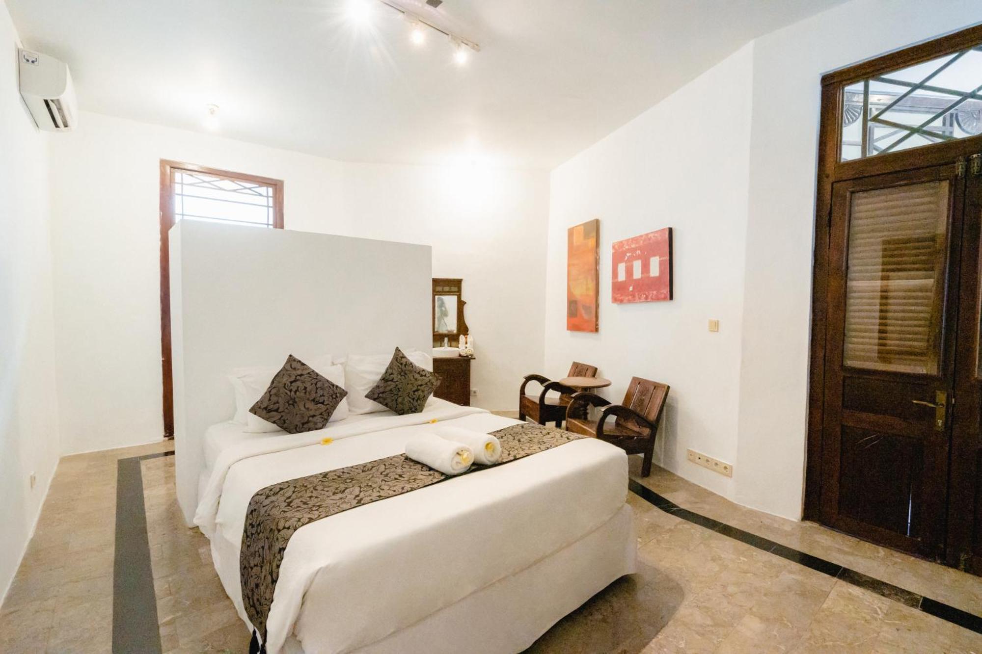 Villa Etnik Seminyak Esterno foto