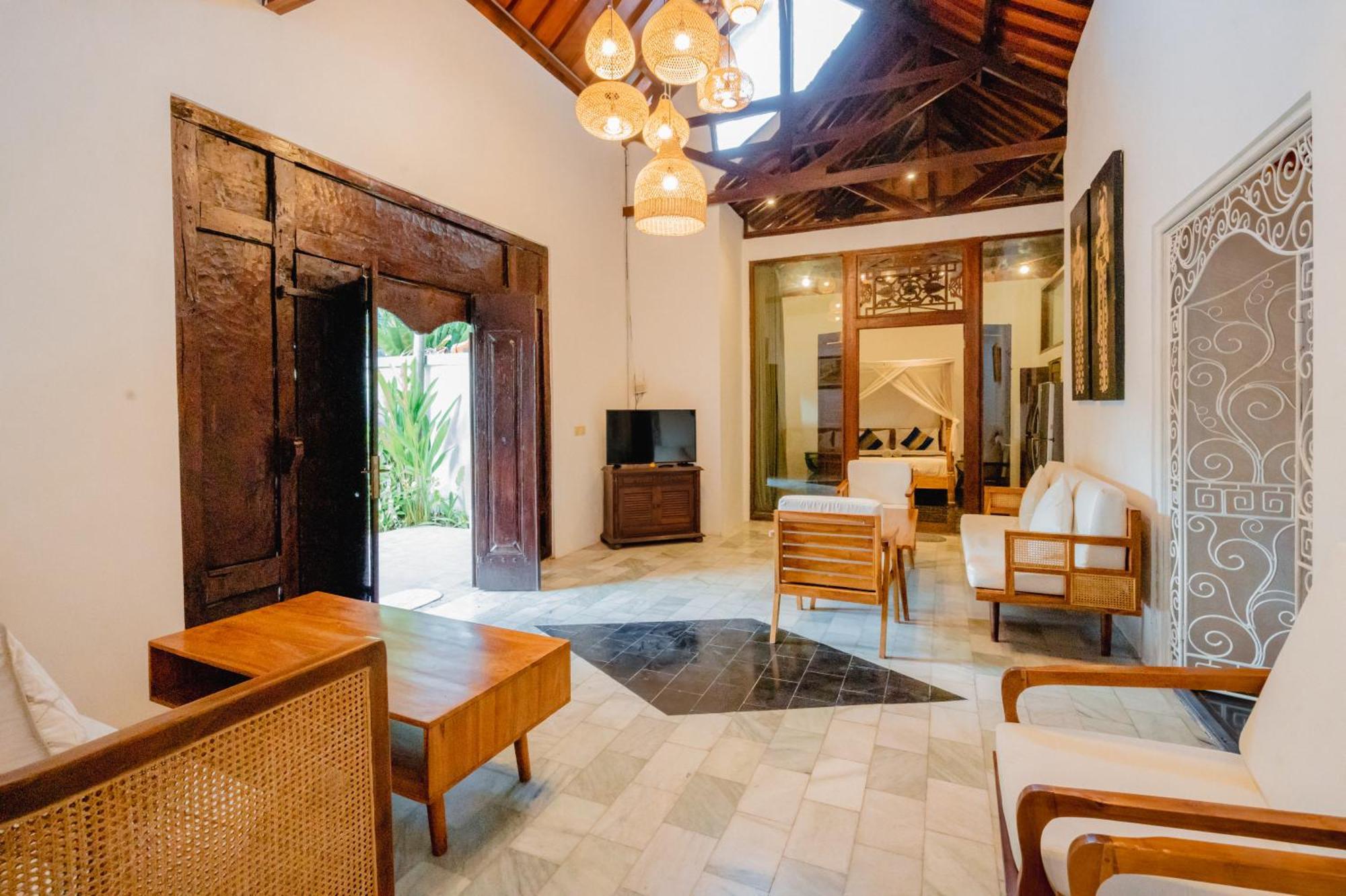 Villa Etnik Seminyak Esterno foto