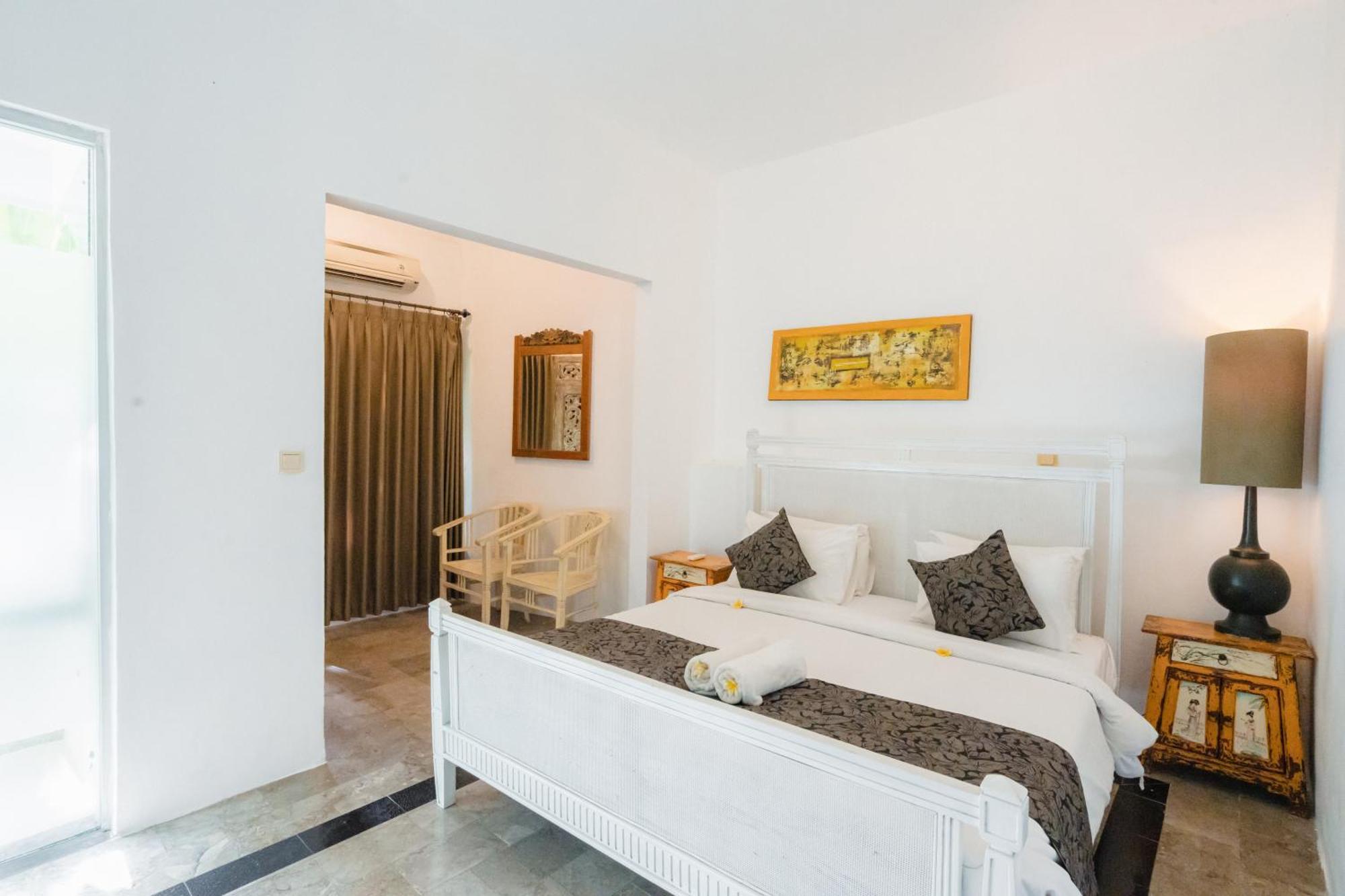Villa Etnik Seminyak Esterno foto