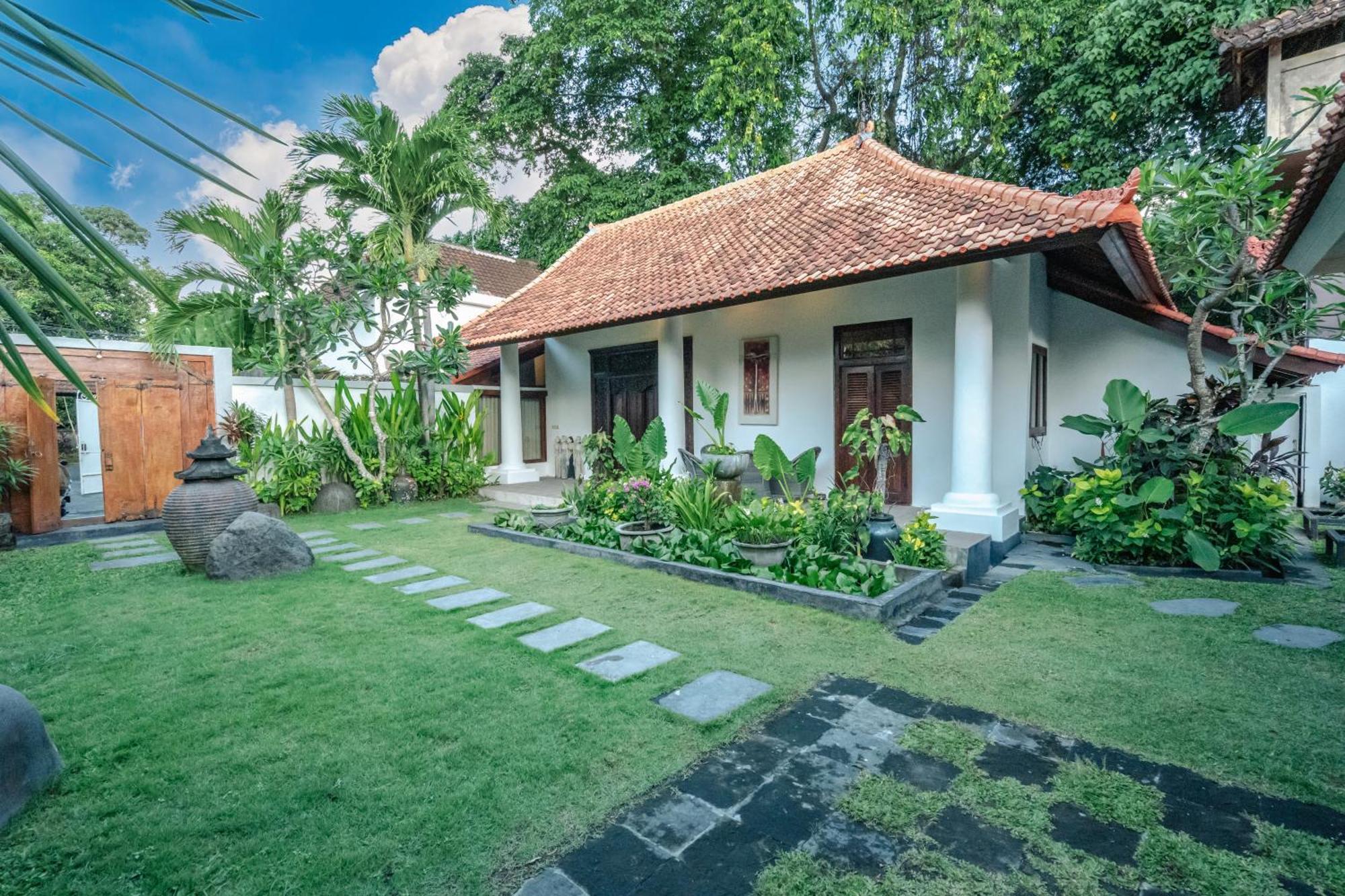 Villa Etnik Seminyak Esterno foto