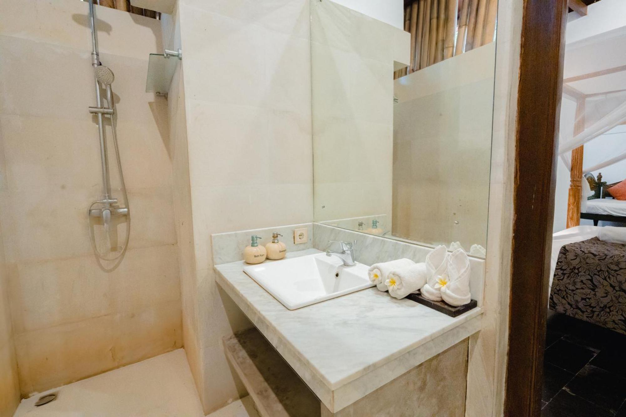 Villa Etnik Seminyak Esterno foto