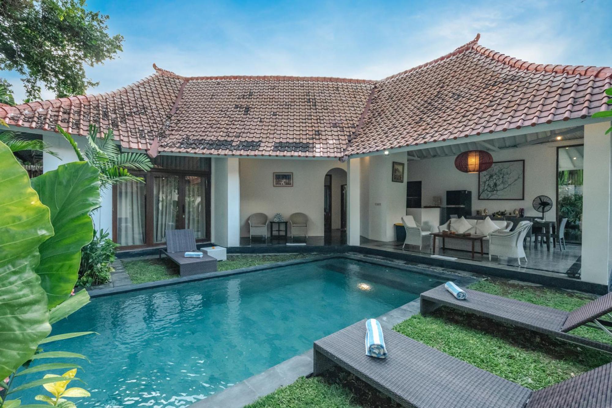 Villa Etnik Seminyak Esterno foto